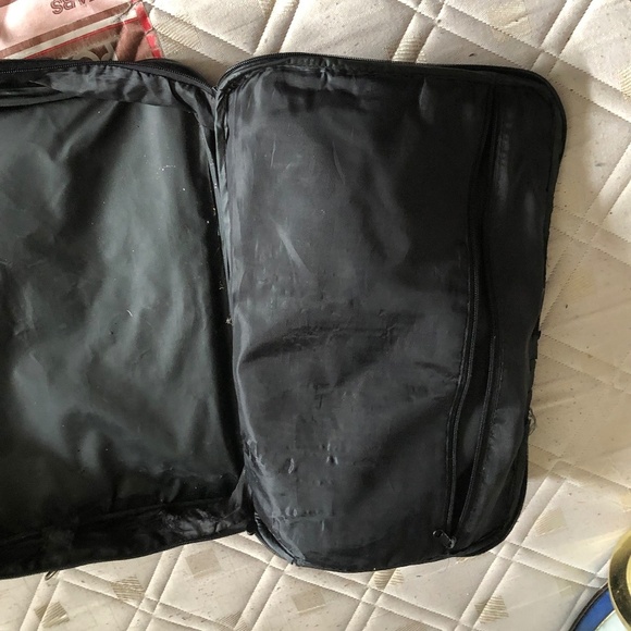 Genuine leather laptop/briefcase real nice bag , used with a tear in fabric - Picture 5 of 7